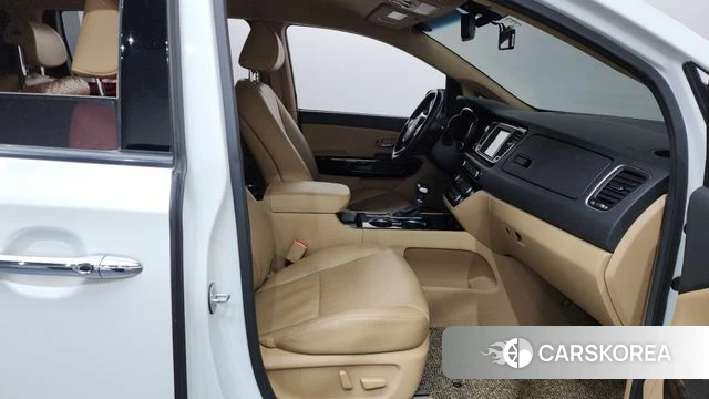 Kia The New Carnival id 4188541 из Кореи 18