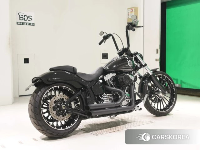 Проданный Harley-Davidson Softail Breakout FXSB1690 2017 из Японии, фото 2