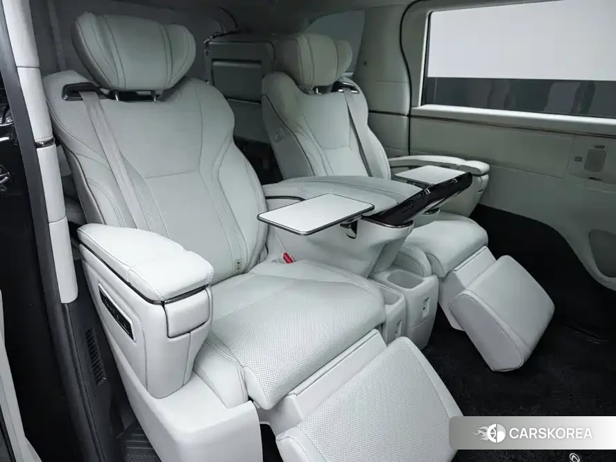 Lexus LM id 4686055 из Китая 18