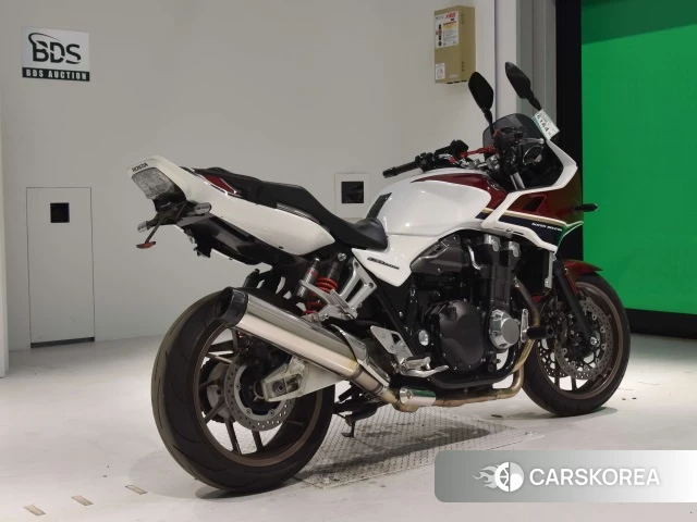Проданный Honda CB1300SF BOLDOR 2018 из Японии, фото 2