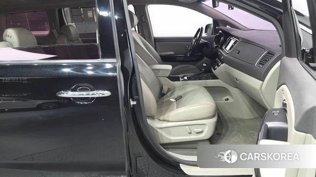 Kia All New Carnival id 4900838 из Кореи 18