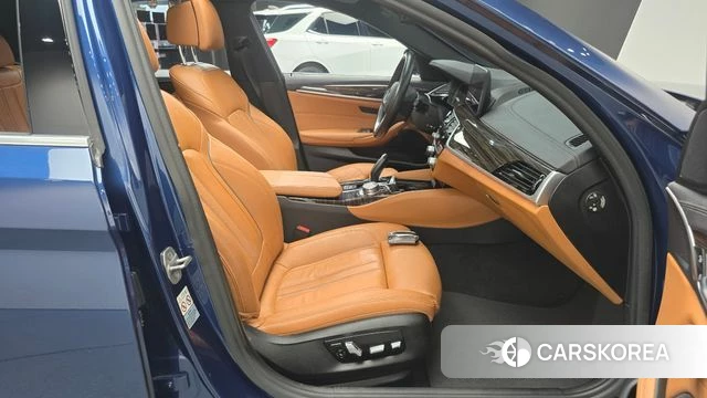BMW 5 Series (G30) id 4702774 из Кореи 18