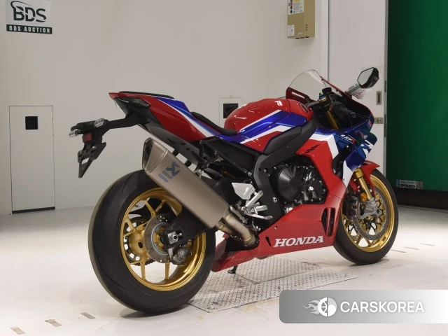 Проданный Honda CBR1000RR-R FIREBLADE SP 2023 из Японии, фото 2