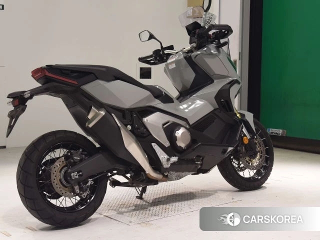Проданный Honda X-ADV 750 2023 из Японии