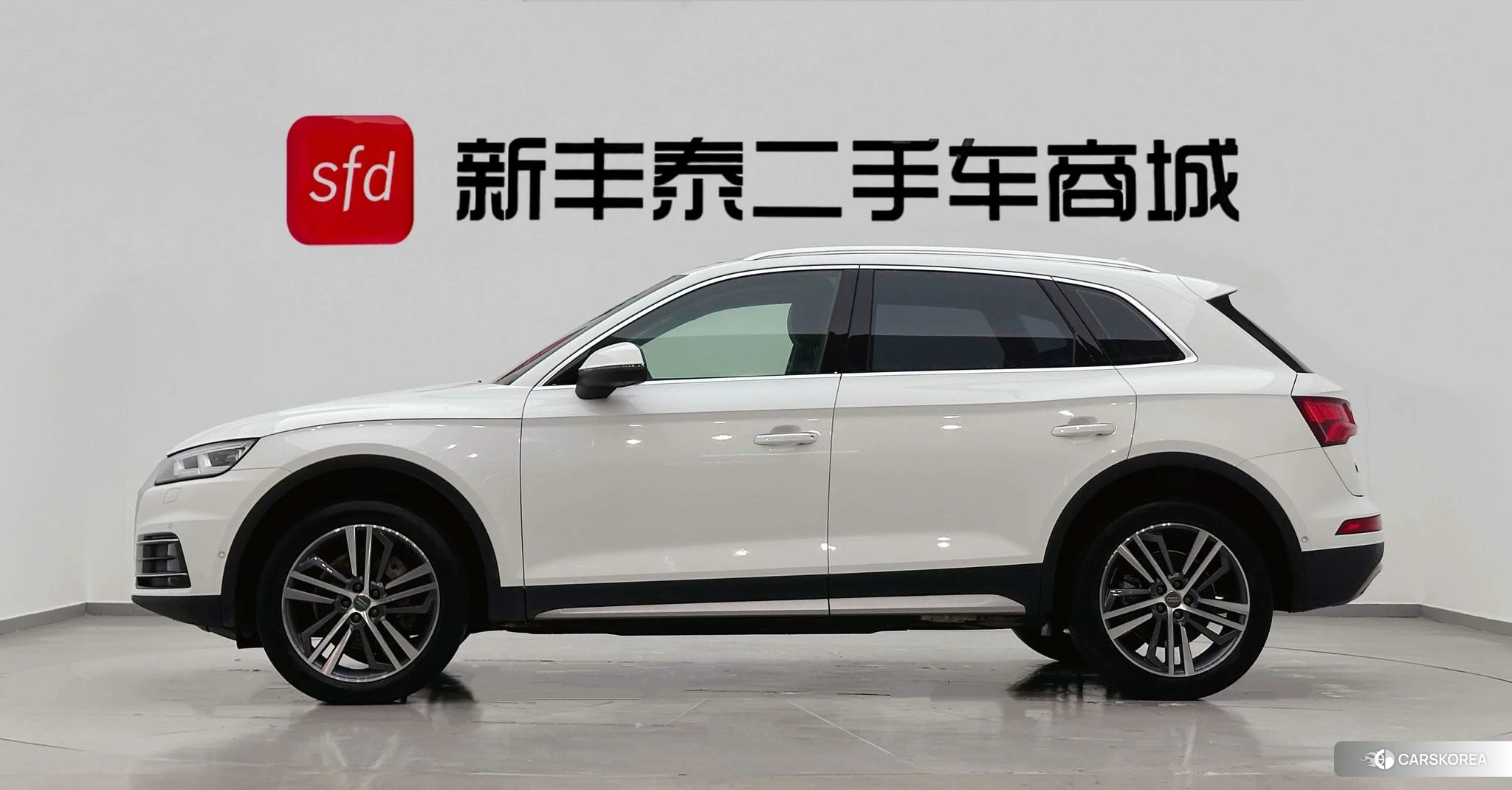 Audi Q5L id 4420032 из Китая 18