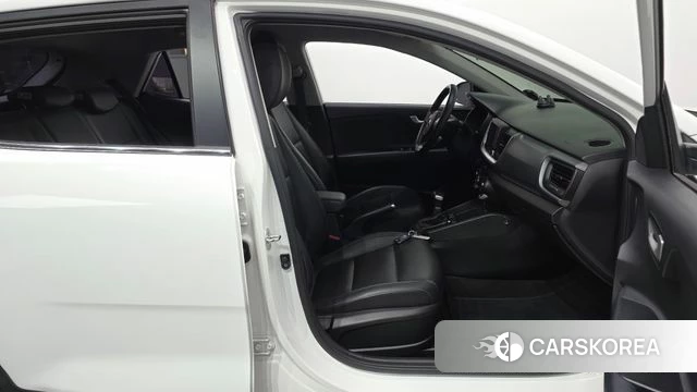 Kia Stonic id 4699043 из Кореи 18