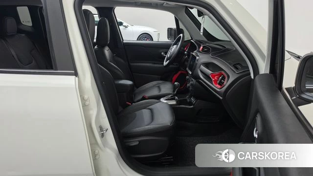Jeep Renegade id 4683683 из Кореи 18
