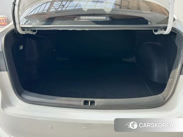 Toyota Corolla id 4272879 из Китая 18