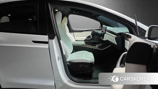 Tesla Model X id 4853729 из Кореи 18