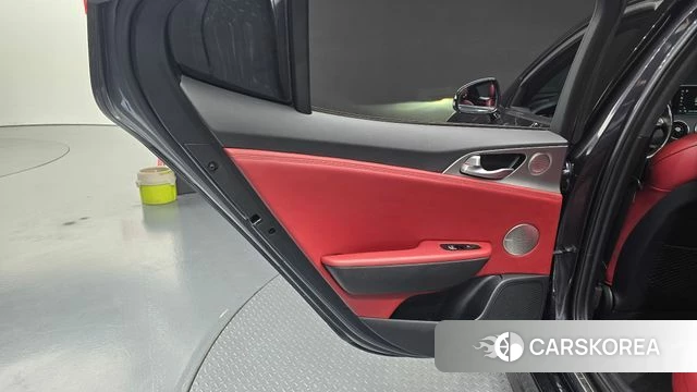 Kia Stinger id 4900770 из Кореи 18