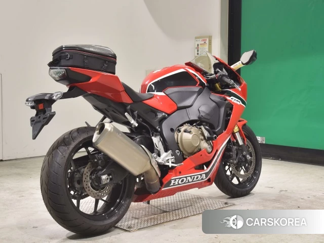 Проданный Honda CBR1000RR 2017 из Японии, фото 2