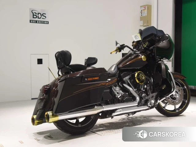 Проданный Harley-Davidson Road Glide FLTRXSE1800 CVO 2012 из Японии, фото 2