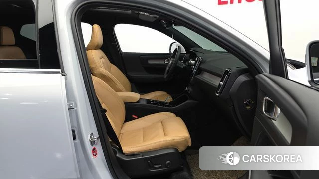 Volvo XC40 id 4580936 из Кореи 18