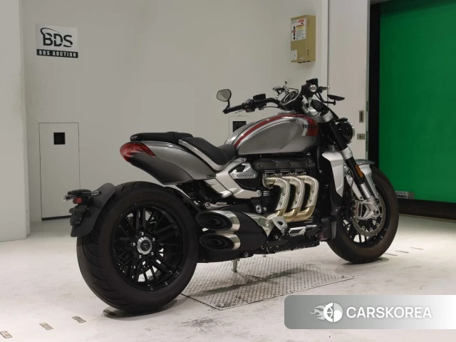 Проданный Triumph ROCKET 3 R 2022 из Японии, фото 2