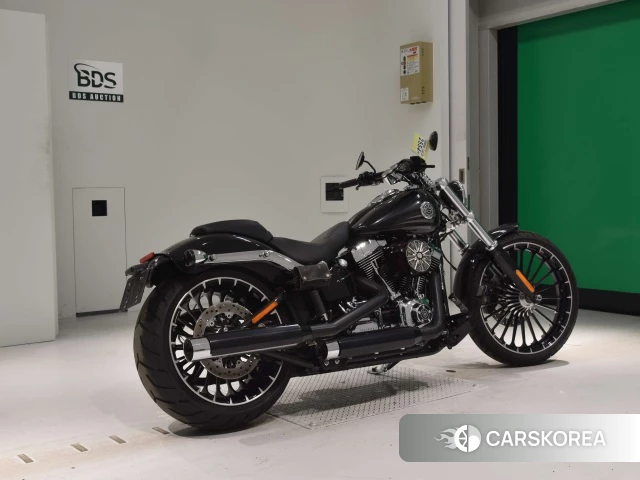 Проданный Harley-Davidson Softail Breakout FXSB1690 2017 из Японии, фото 2