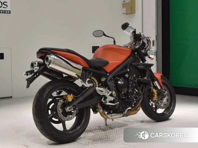 Проданный Triumph STREET TRIPLE R 2010 из Японии, фото 2