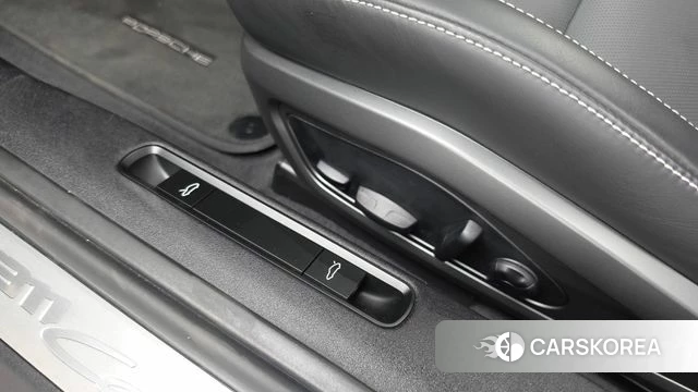 Porsche 911(992) id 4670411 из Кореи 18
