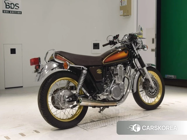 Проданный Yamaha SR400 2018 из Японии