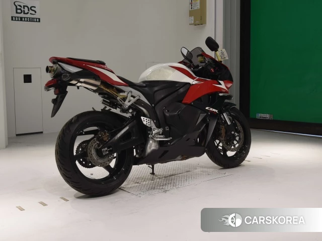 Проданный Honda CBR600RR ABS 2010 из Японии, фото 2