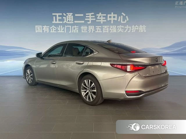 Lexus ES id 4301714 из Китая 18