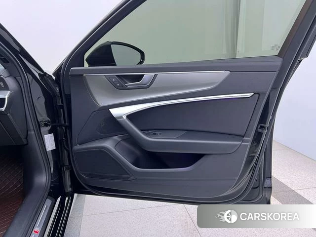 Audi A6L id 4335853 из Китая 18
