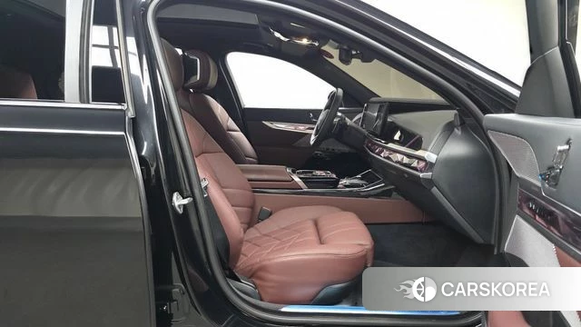 BMW 7 Series (G70) id 4400275 из Кореи 18