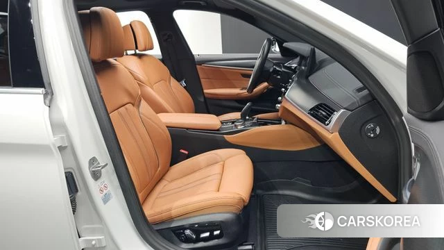 BMW 5 Series (G30) id 4935433 из Кореи 18