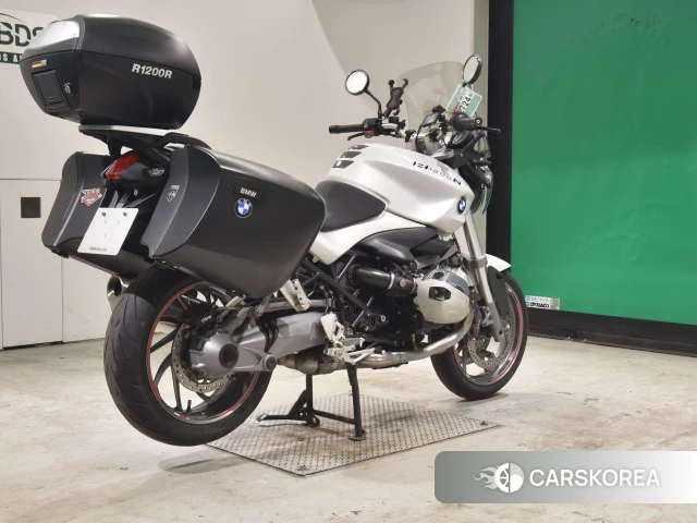 Проданный BMW R1200R 2011 из Японии