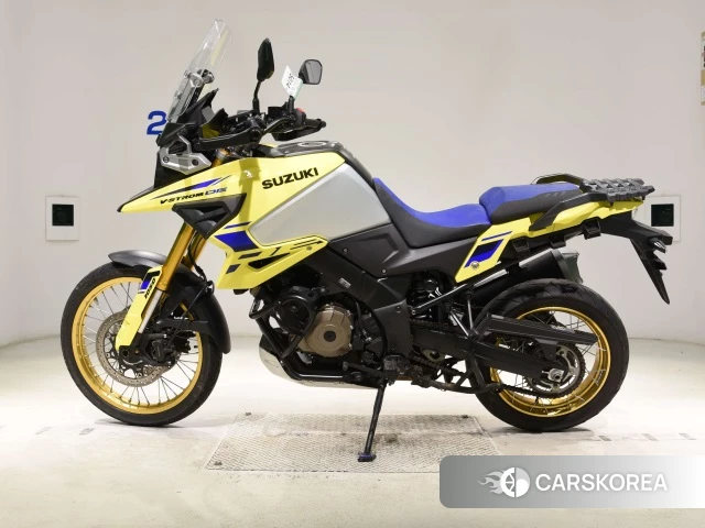Проданный Suzuki V-STROM 1050DE 2023 из Японии