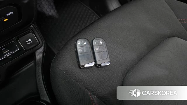 Jeep Renegade id 4295032 из Кореи 19