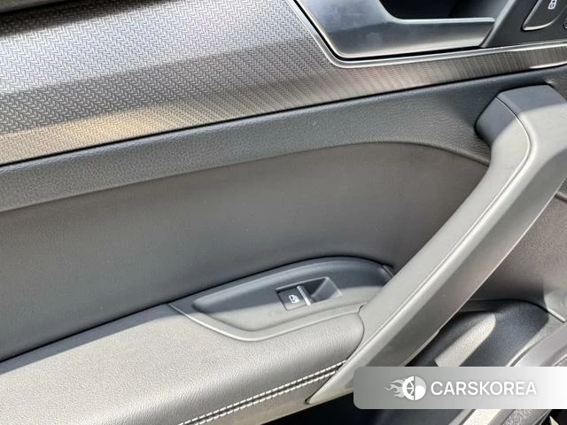 Audi Q5L id 4238154 из Китая 19