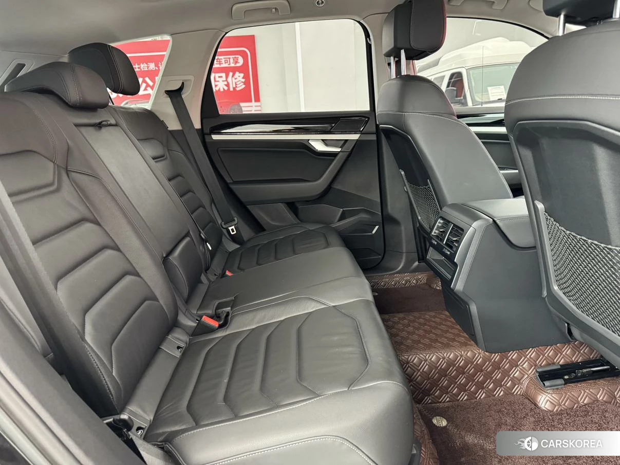 Volkswagen Touareg id 4421044 из Китая 19