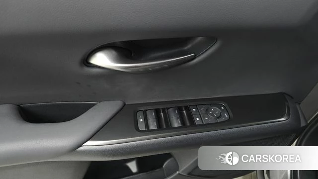 Lexus UX300h id 4354044 из Кореи 19
