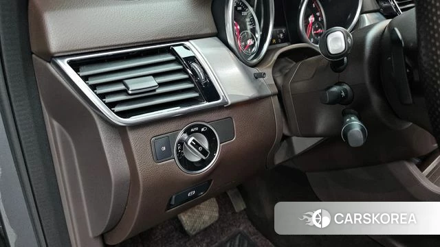 Mercedes-Benz GLE - Class W166 id 4384801 из Кореи 19