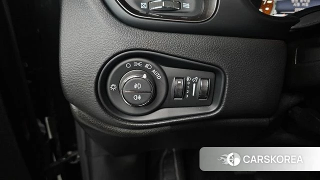 Jeep Renegade id 4499947 из Кореи 19