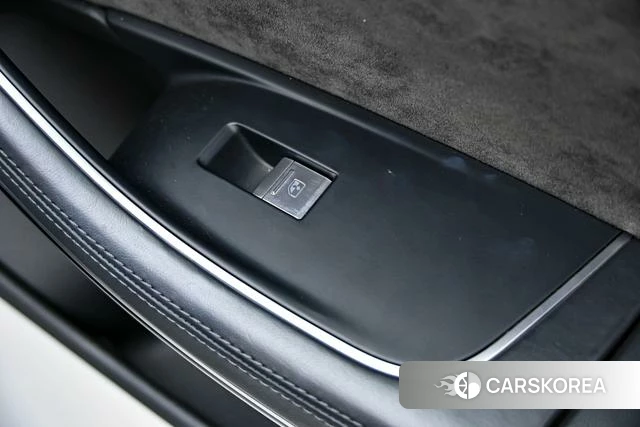Audi A8 PHEV id 4298109 из Китая 19