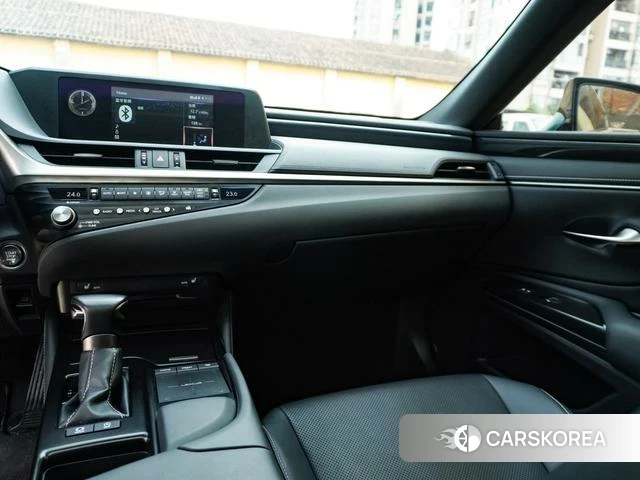 Lexus ES id 3890790 из Китая 19