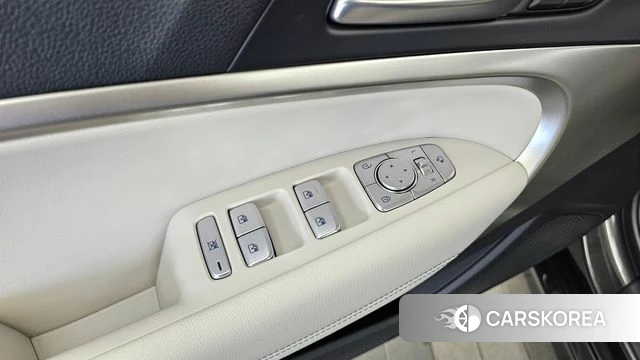 Genesis The New G70 id 4783390 из Кореи 19