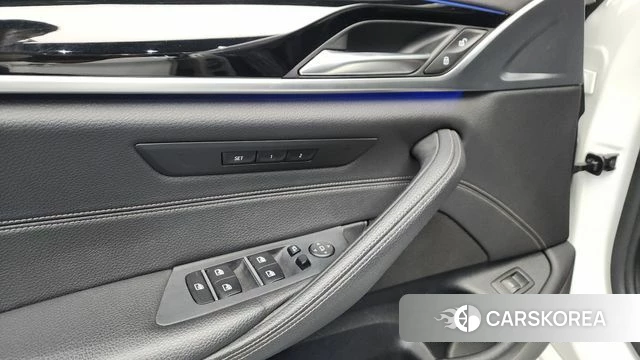 BMW 5 Series (G30) id 4638153 из Кореи 19