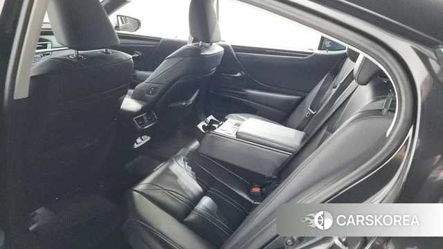 Lexus ES300h 7th generation id 4496795 из Кореи 19