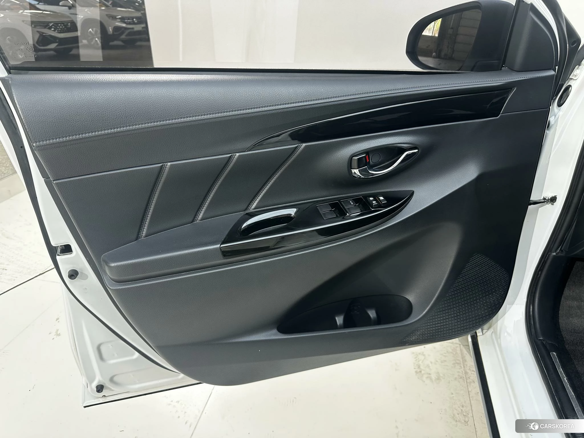 Toyota Yaris L id 4513442 из Китая 19