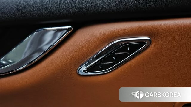 Maserati Quattroporte id 4482390 из Кореи 19