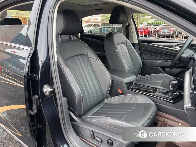 Volkswagen Passat id 4290602 из Китая 19