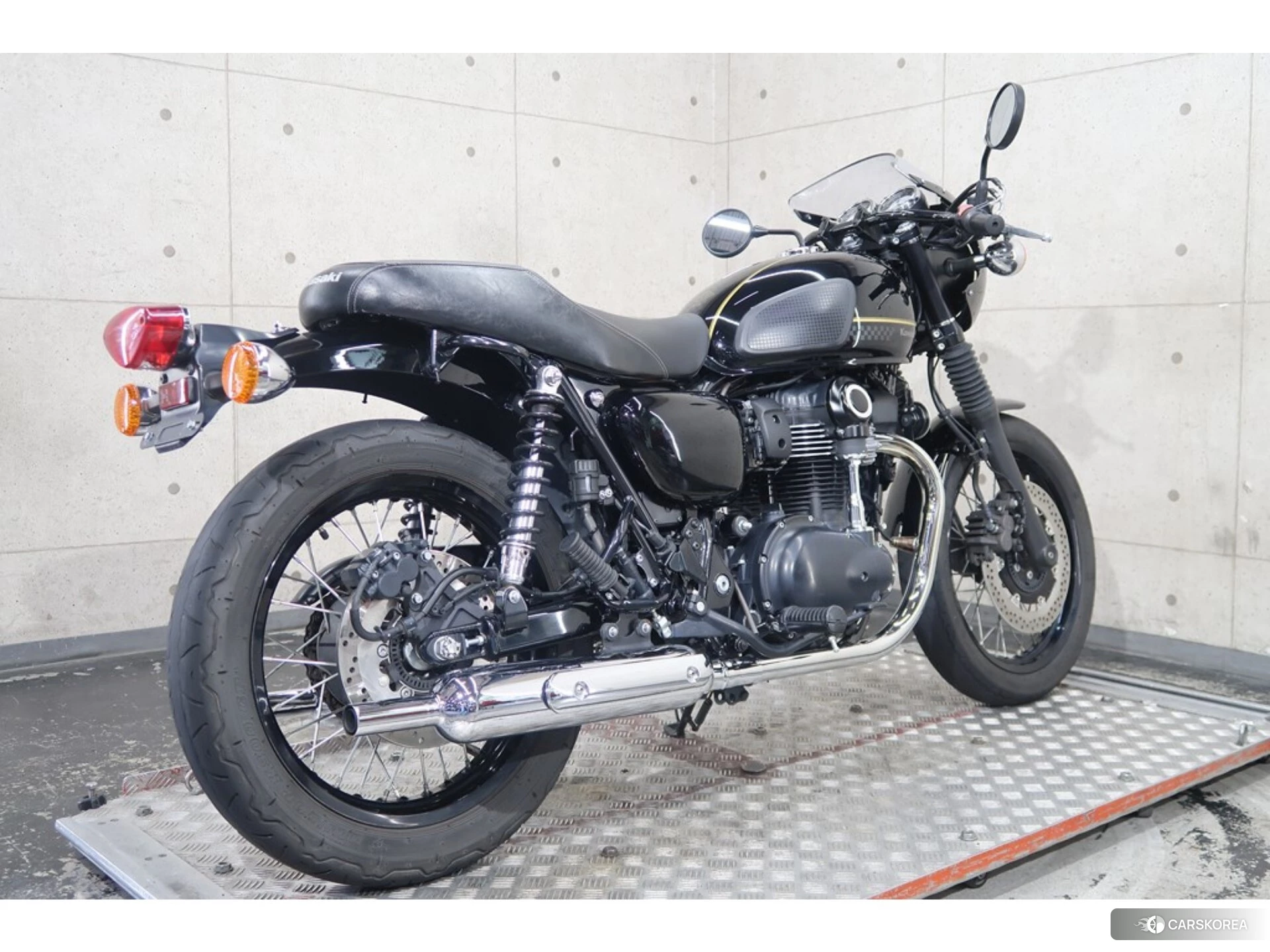 Kawasaki W800 CAFE id 4192817 из Японии 19