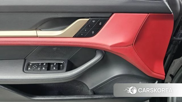 Porsche Taycan id 4475392 из Кореи 19