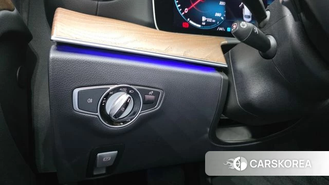 Mercedes-Benz E-Class W213 id 4715982 из Кореи 19