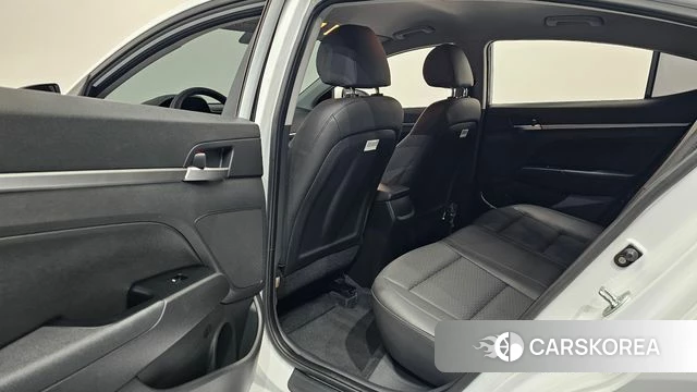 Hyundai The New Avante AD id 4520375 из Кореи 19