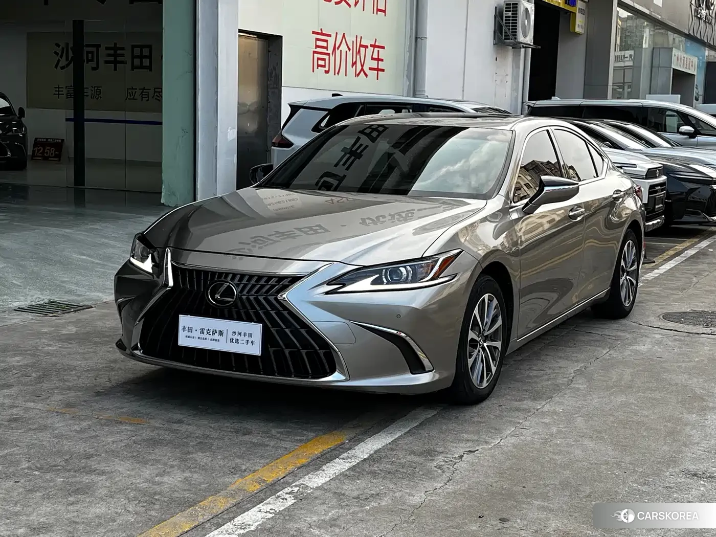 Lexus ES id 4547554 из Китая 19
