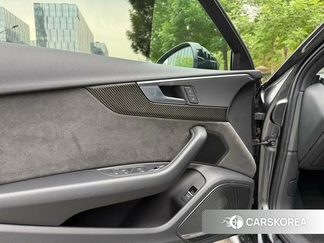 Audi A4L id 4300461 из Китая 19