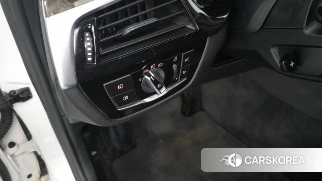 BMW 5 Series (G30) id 4310859 из Кореи 19